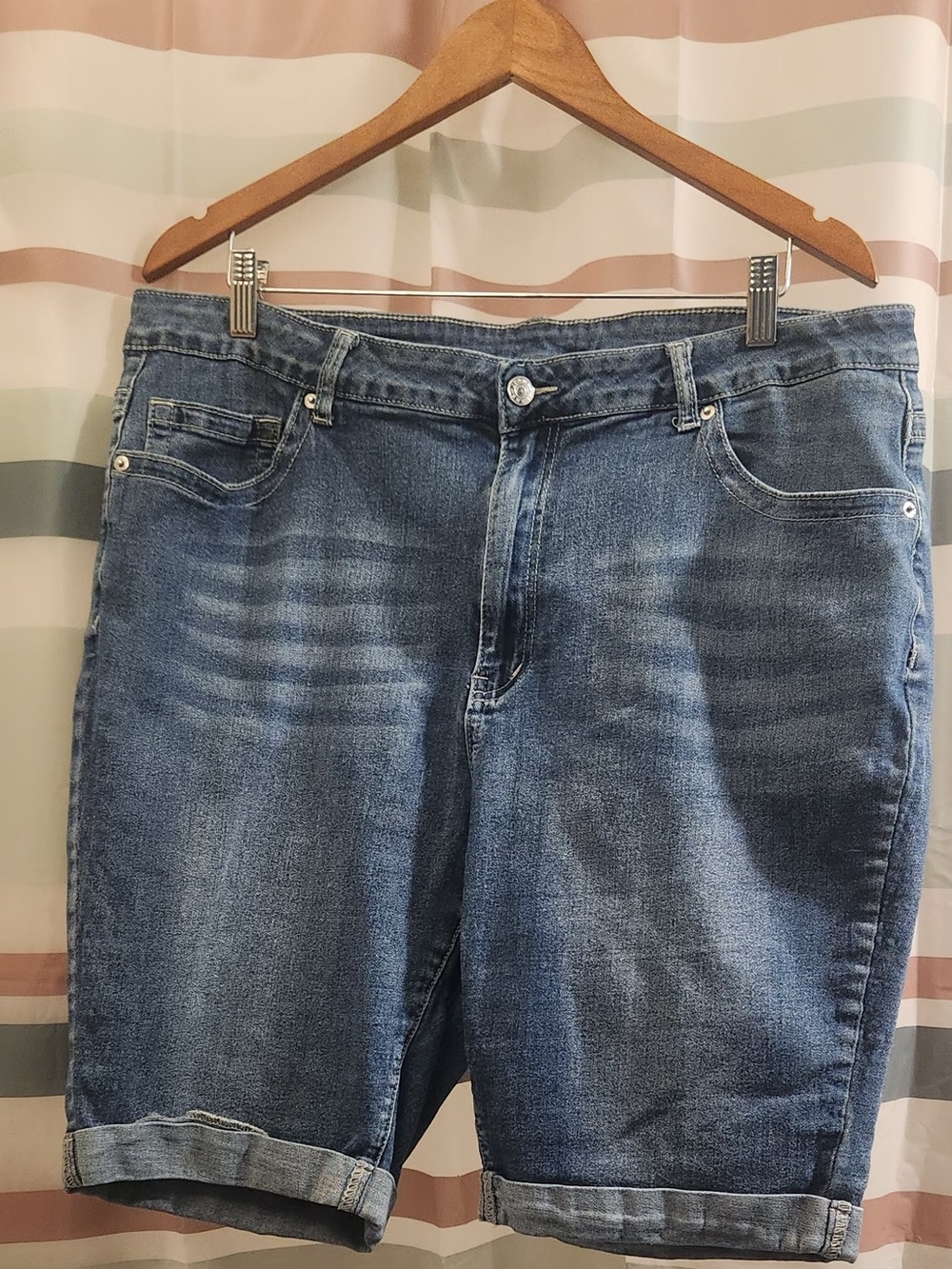 SHEIN Blue Washed Boyfriend Denim Bermuda Shorts